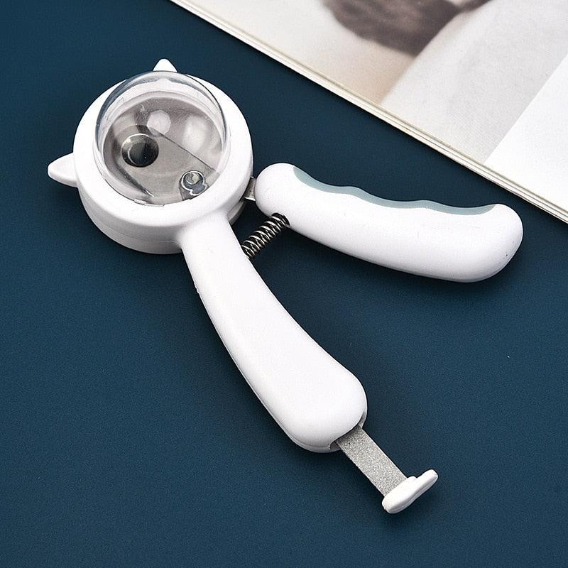 Cortador de unhas para animais de estimação que armazena as unhas, evitando que elas caiam no chão. - Pedepet